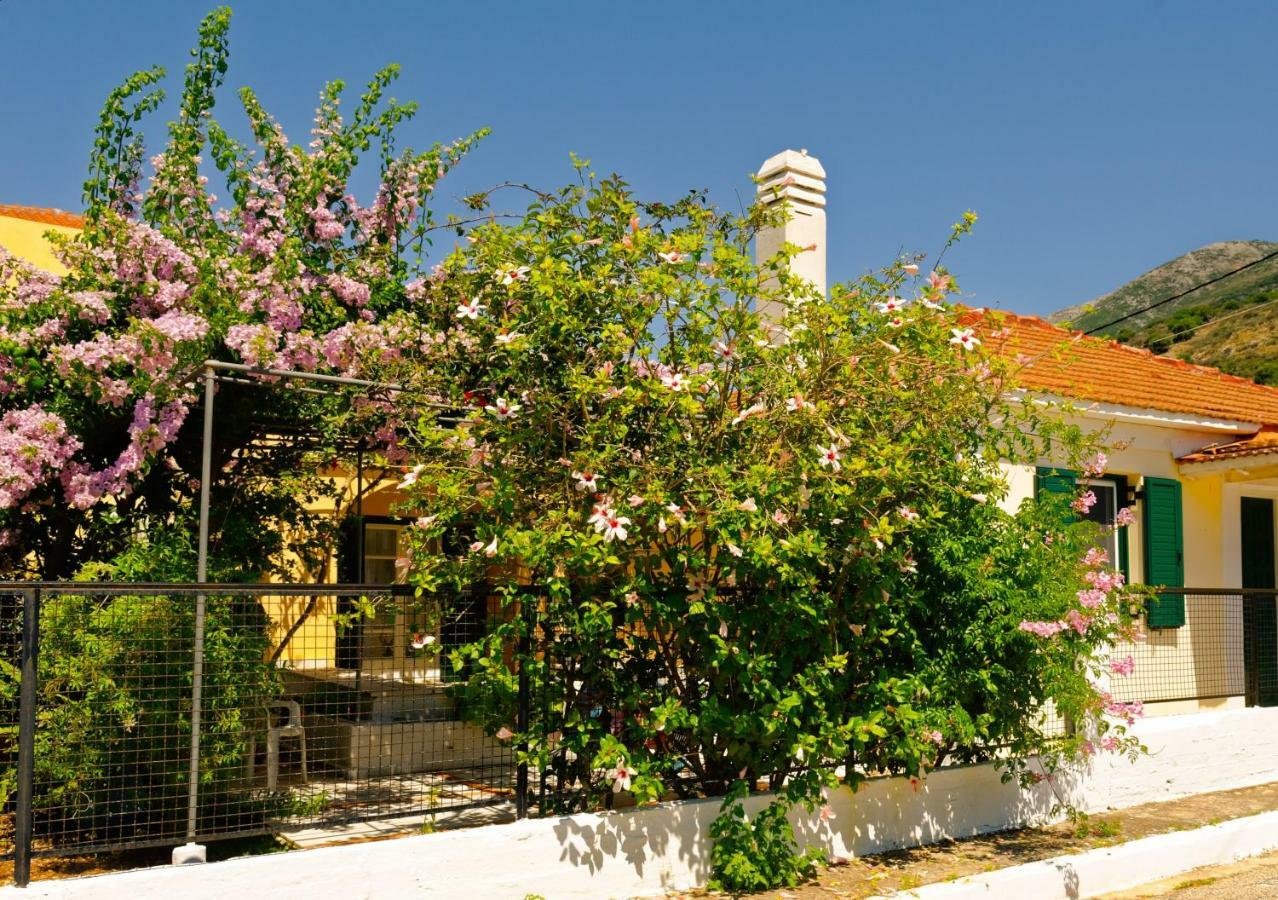 Agia EfimiaHouse With Garden Near The Seaアパートメント エクステリア 写真