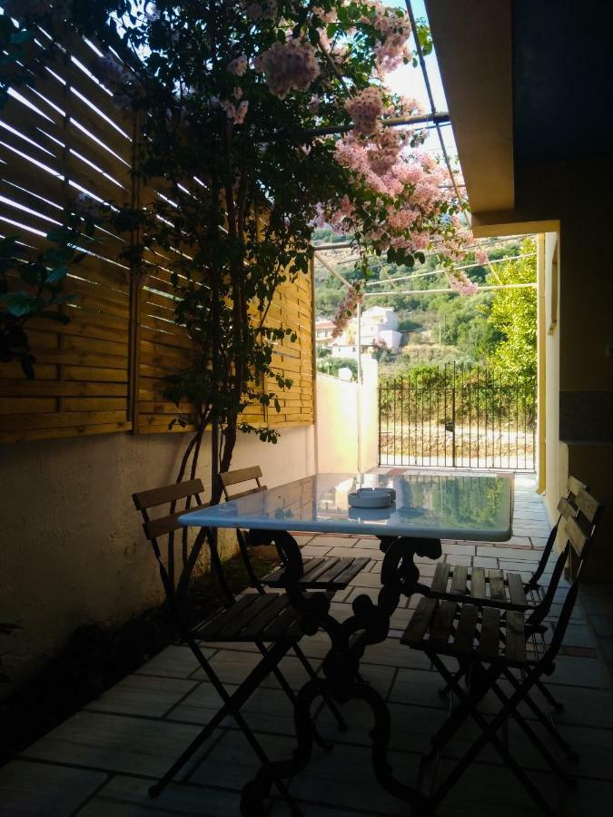 Agia EfimiaHouse With Garden Near The Seaアパートメント エクステリア 写真